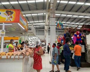 Refuerzan medidas en mercado Morelos, ante inconsciencia de clientes