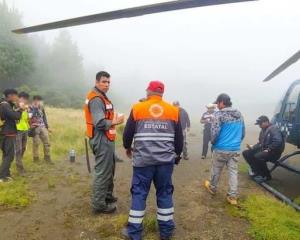 En operativo coordinado por PC, rescatan a 3 excursionistas extraviados