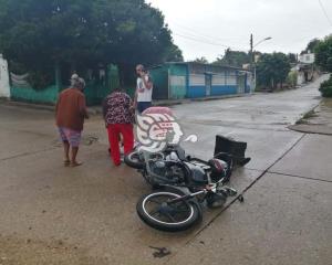 Se impactó una moto contra una camioneta en Minatitlán