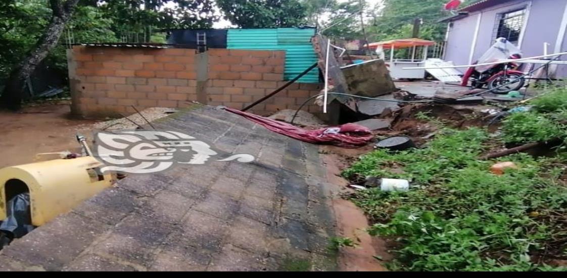 Se derrumba barda en Villa Allende, tras fuertes lluvias