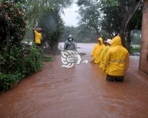 Alerta por lluvias y desbordamientos en Hueyapan y Texistepec
