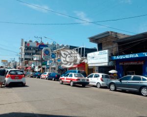 Por inseguridad y contingencia, más de 300 negocios cerraron en Minatitlán