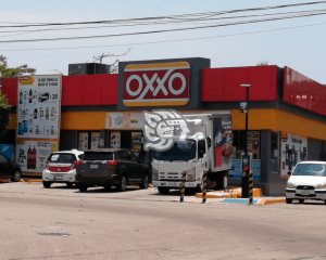 Reportan asaltos a 4 tiendas y farmacias de Coatza