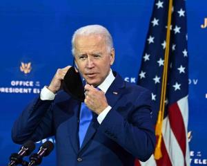 Insta Biden al Congreso a aprobar “robusto” paquete de ayuda