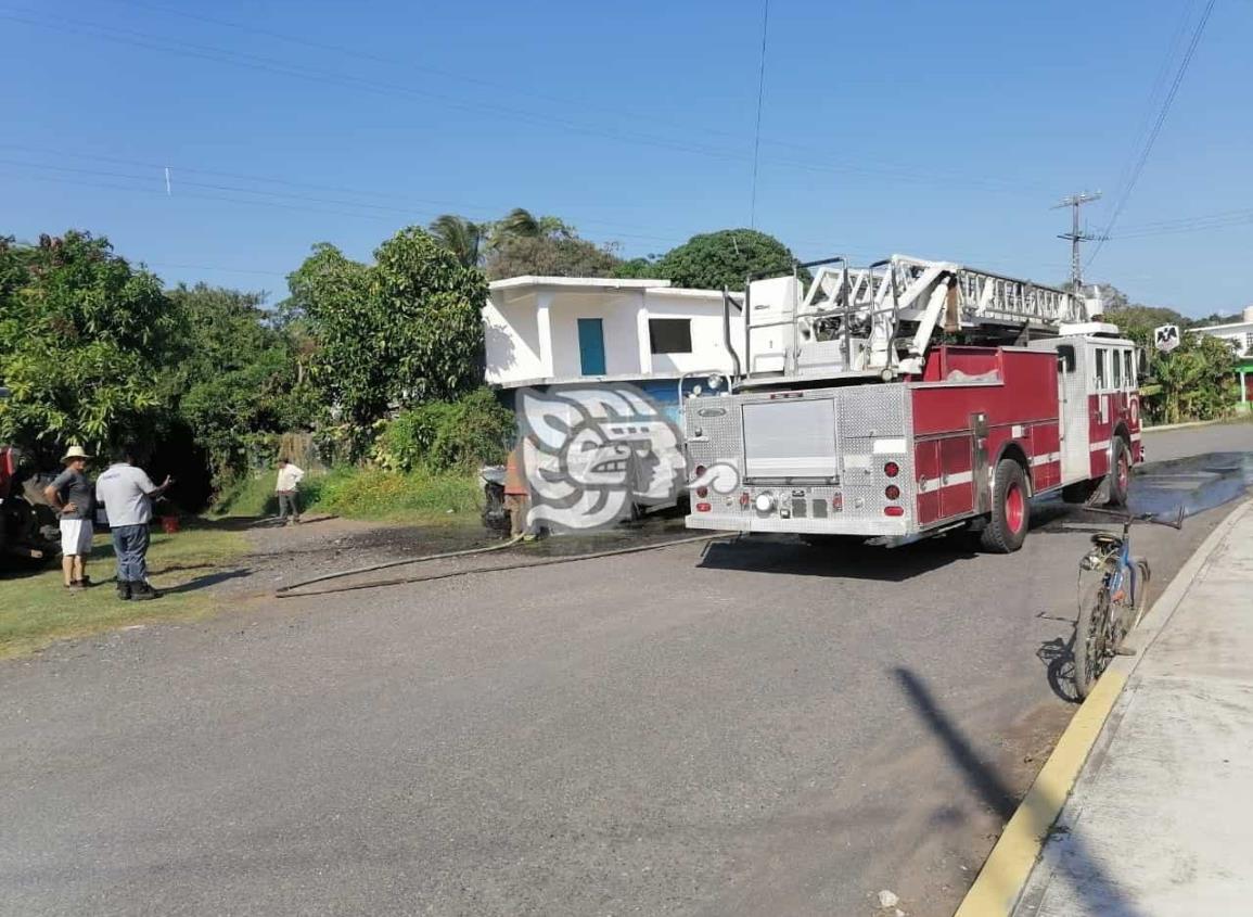 Se incendia camioneta en Actopan