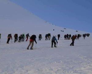 Aumenta presencia de turistas en el Pico de Orizaba