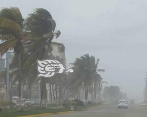 Sur de Veracruz cerrará el año con surada y Frente Frío 24; alerta gris