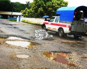 Anhelan rehabilitación de carreteras en sierra del sur de Veracruz 