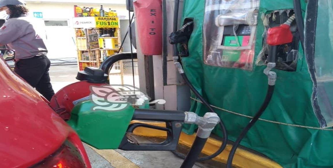 Aumenta casi 3 pesos la Magna en gasolineras de Coatzacoalcos