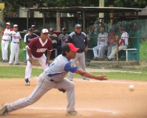 Piden autonomía para el softbol de jubilados en Minatitlán