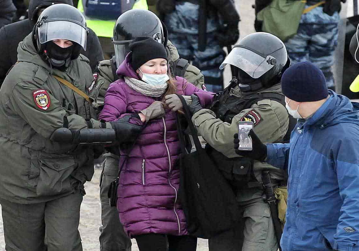 Casi 4 mil detenidos en Rusia durante nuevas protestas contra Putin