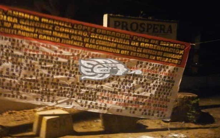 Colocan lonas contra la Fuerza Civil en Ciudad Isla y José Azueta