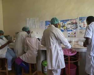 Inicia campaña de vacunación contra el ébola en el Congo