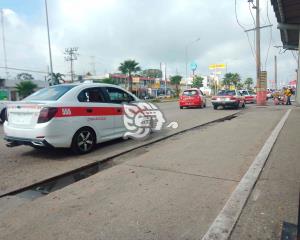 Invaden taxistas áreas del transporte urbano en Minatitlán