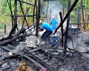 Fuga de gas termina incendiando vivienda de sexagenario en Oluta