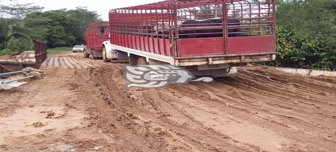 Solicitan a Pemex concluir obra de puente en zona rural de Las Choapas