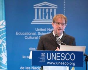 Andrés Roemer se va de la Unesco por denuncias sobre abuso sexual