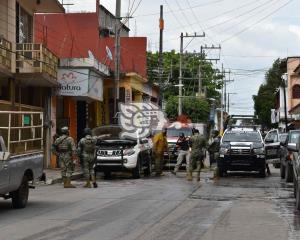 Movilización en Acayucan por conato de incendio de patrulla de la Policía Naval 