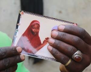 Hombres armados secuestran a 317 alumnas en Nigeria
