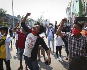 Matan la policía y el ejército al menos a 18 manifestantes en Myanmar: ONU