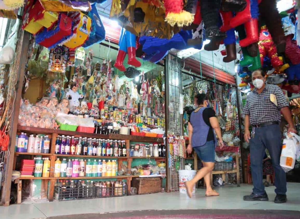 Bajas ventas en los locales de santería en mercado de Coatza