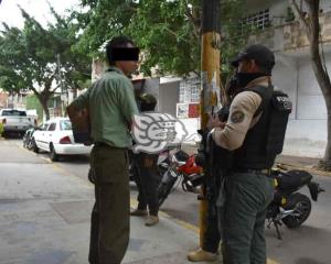 Recuperan camioneta robada a empresa farmacéutica en Acayucan