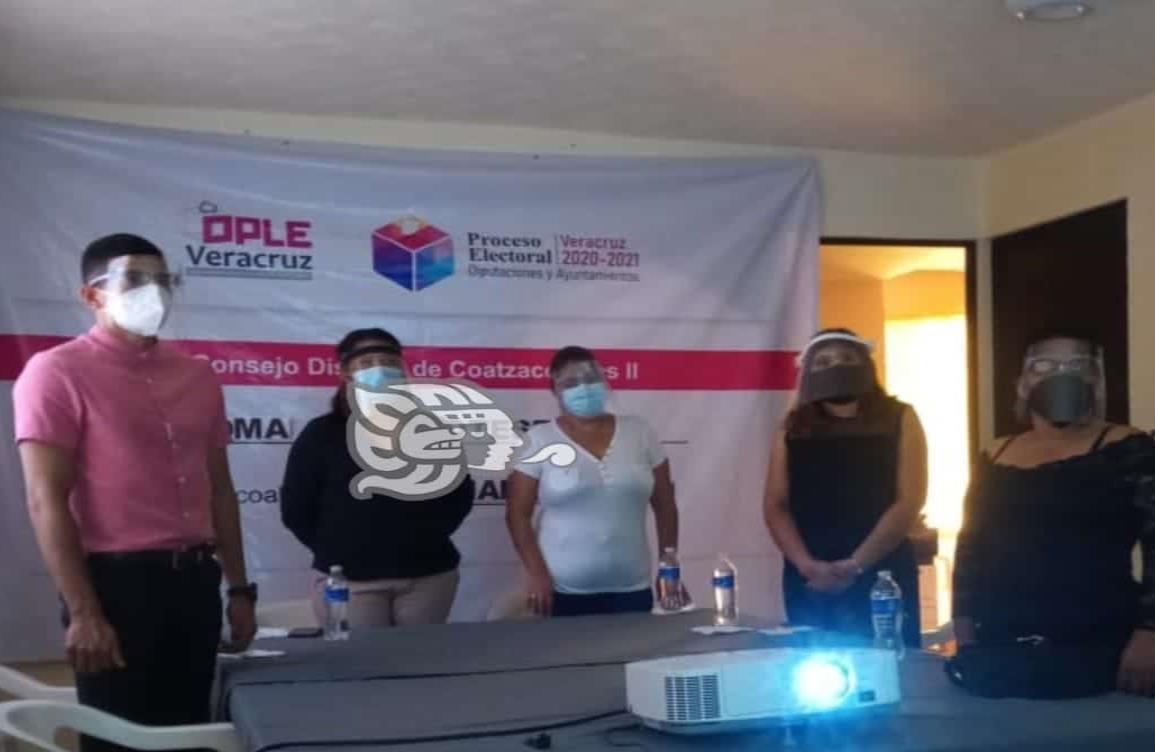 Toman protesta Consejeros Municipales Electorales de Agua Dulce y Las Choapas