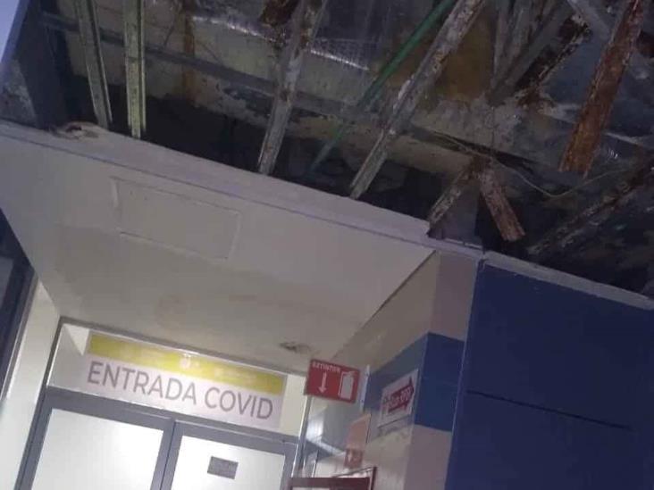 Se cae a pedazos techo de Área Covid del Gómez Farías