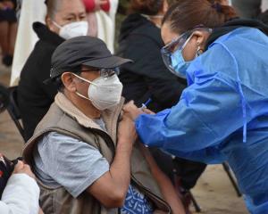 Clases en escuelas privadas de Veracruz, sólo con personal vacunado