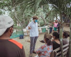 Arranca campaña Isaac Férez por el PVEM, reforestando manglares en el río Coatza