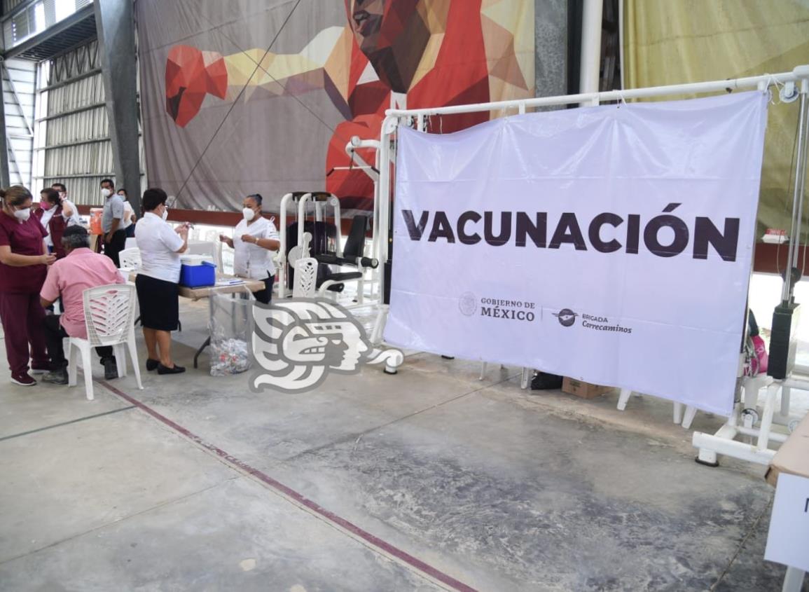 Mantendrán logística para segunda aplicación de vacuna en Coatza