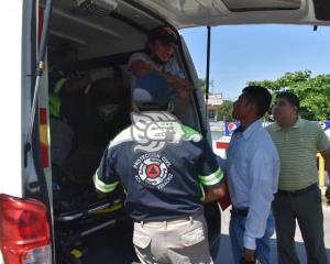 Subagente municipal provoca choque en Acayucan 
