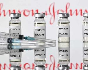 J&J retrasa la entrega de vacunas a Europa tras decisión de EE. UU.