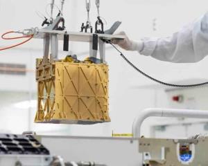 Robot de la NASA, logra convertir dióxido de carbono de Marte en oxígeno