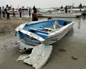 Choque de barcos deja al menos 26 muertos en Bangladesh
