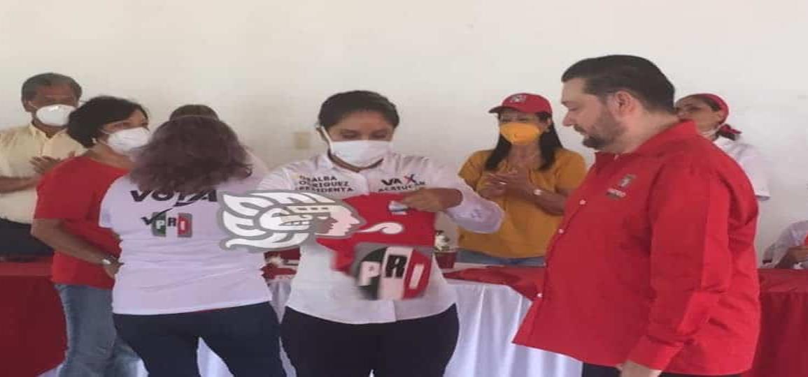 Genera confusión registro de Cuitláhuac Condado como candidato a diputado