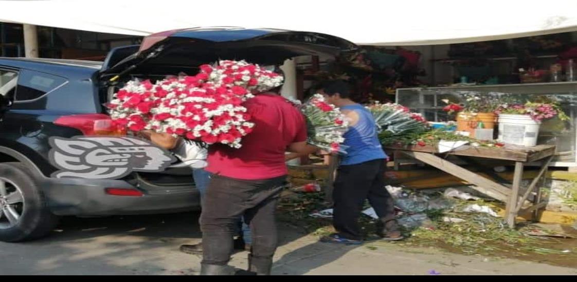 Floristas reducen a la mitad sus mercancías para evitar pérdidas