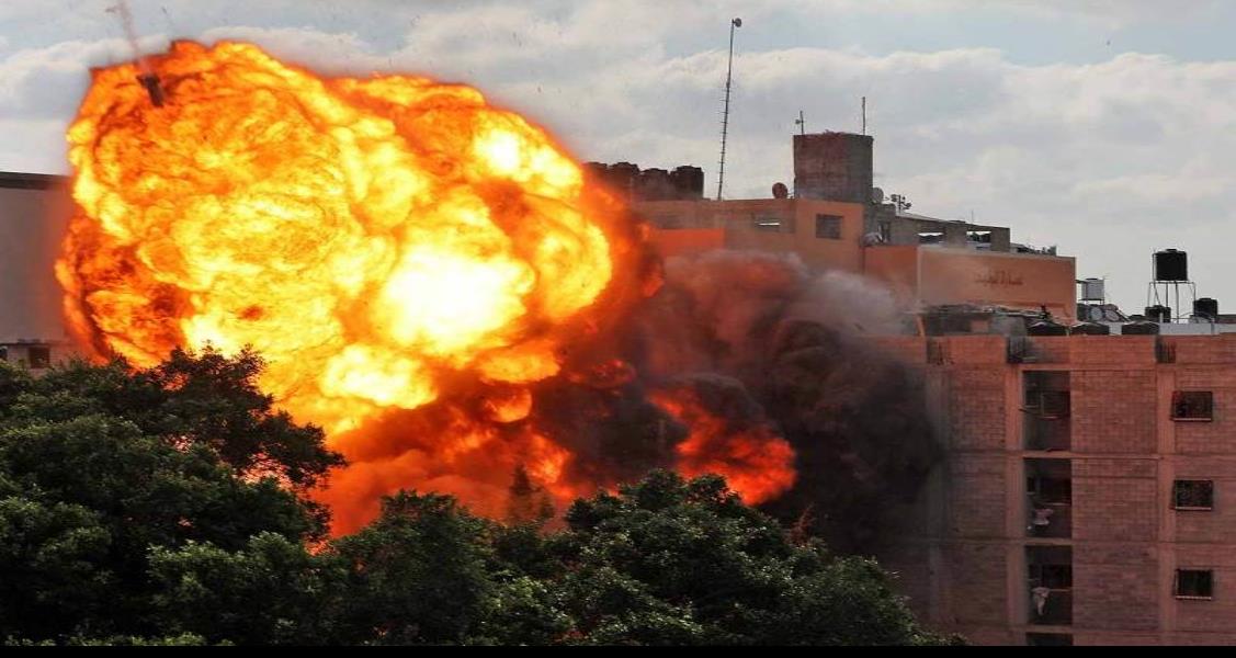 Israel intensifica bombardeos en Gaza y aumentan disturbios