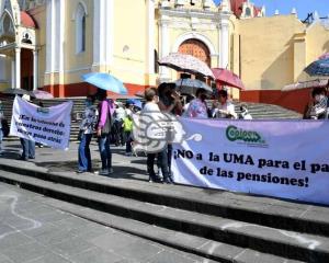 Pensionistas de Veracruz piden que pensión no se pague en UMAS