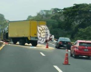 Choque en la autopista hacia la caseta de Acayucan; 3 lesionados