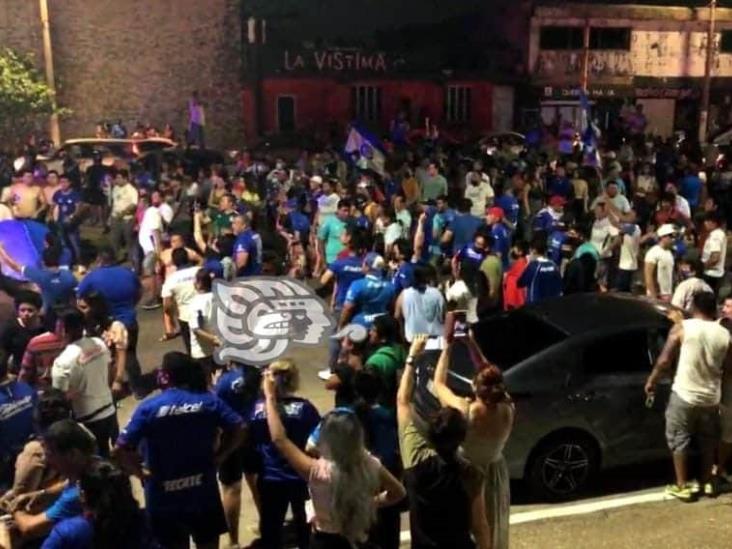 SSP dispersa celebración de campeonato del Cruz Azul en Malecón de Coatza