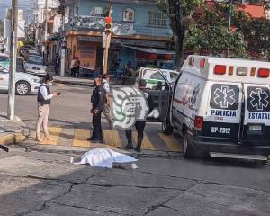 Hombre muere arrollado por un autobús en Xalapa