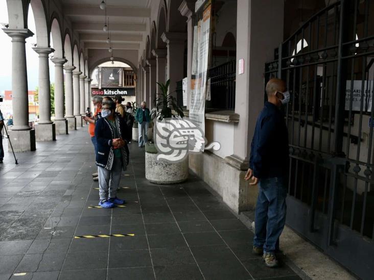 INE abandona a ciudadanos que acudieron a votar en casillas especiales en Xalapa