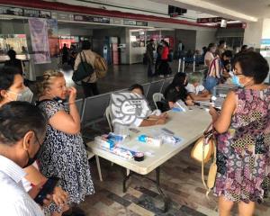 No permiten votar a foráneos en casilla especial de terminal de Acayucan