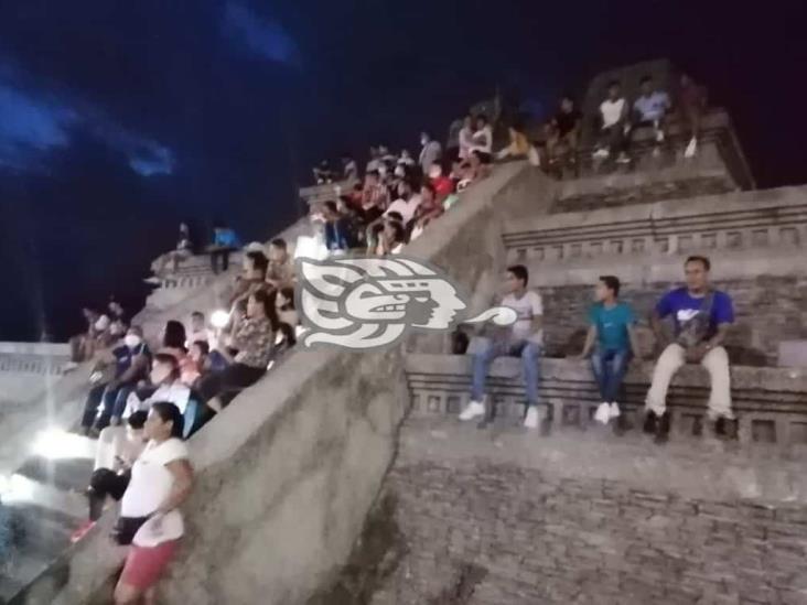 Sin temor a tercera ola de contagios, salen a pasear al malecón de Coatzacoalcos