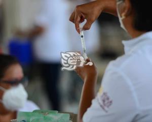 Acula, el primer municipio en vacunar contra COVID-19 a veracruzanos de 18 años