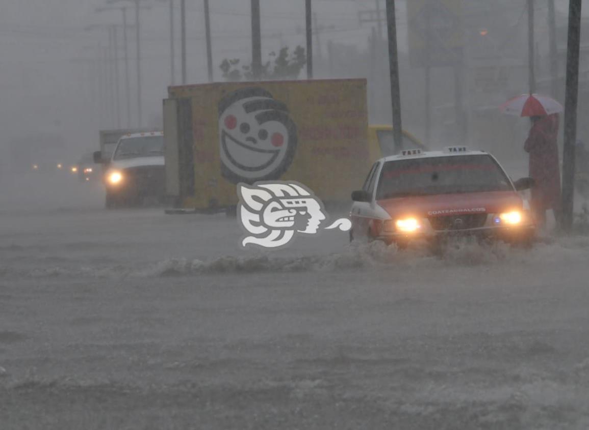 SPC advierte paso de Elsa y onda tropical 8 en Veracruz
