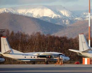 Avión con 28 personas a bordo se estrella en Rusia