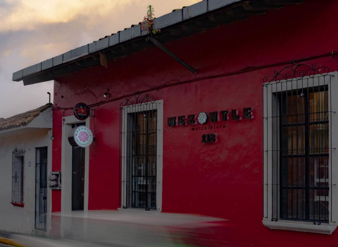 Para frenar tercera ola, bares concurridos de Xalapa cierran sus puertas al público