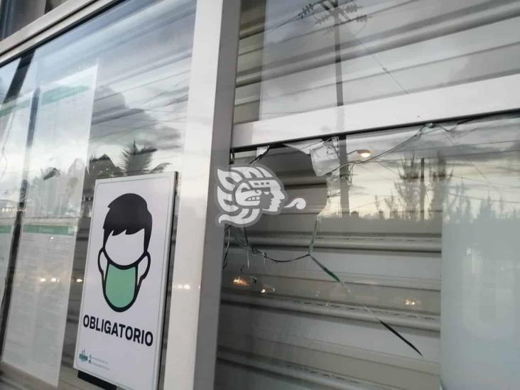 Rafaguean Auto Eléctrica Guzmán en Coatzacoalcos; dejan cartulina con amenazas